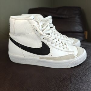 NIKE Blazer Mid 77 Vintage White Black